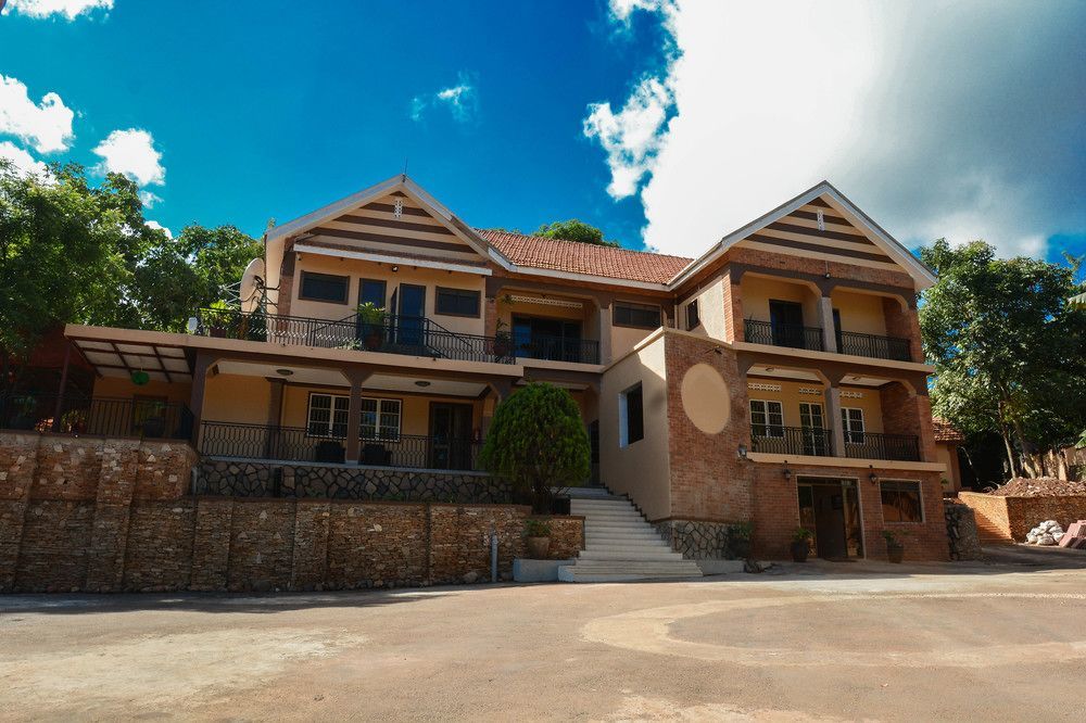 Explorers Hub Кампала Экстерьер фото