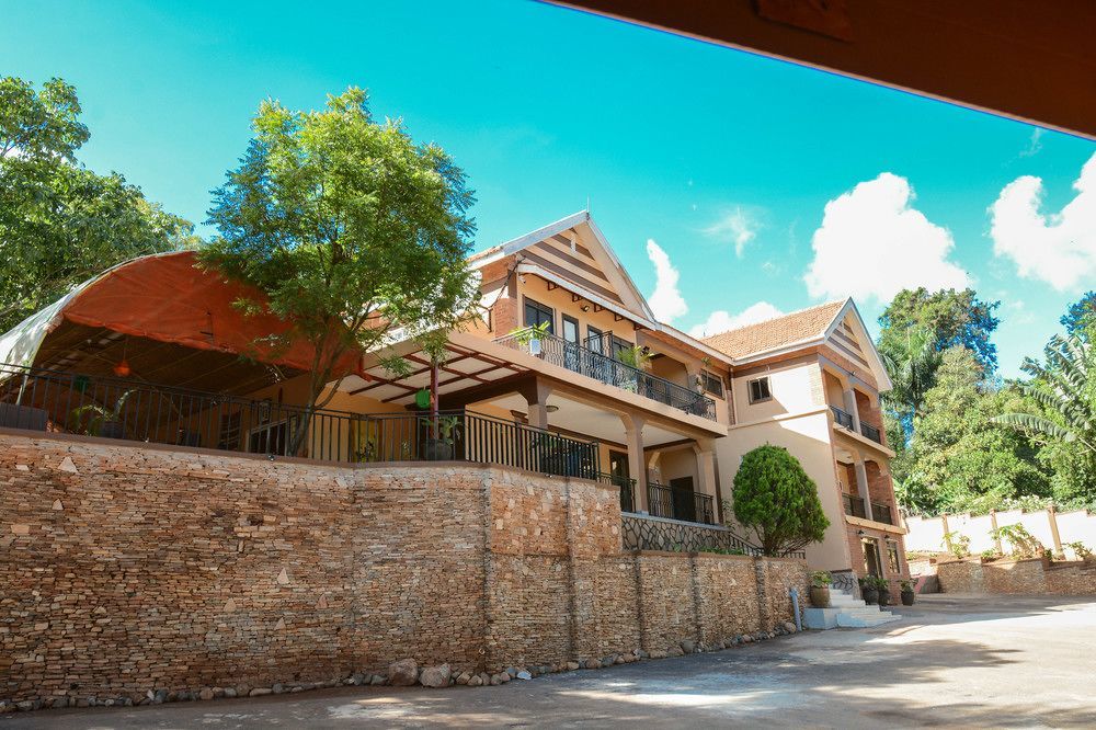 Explorers Hub Кампала Экстерьер фото